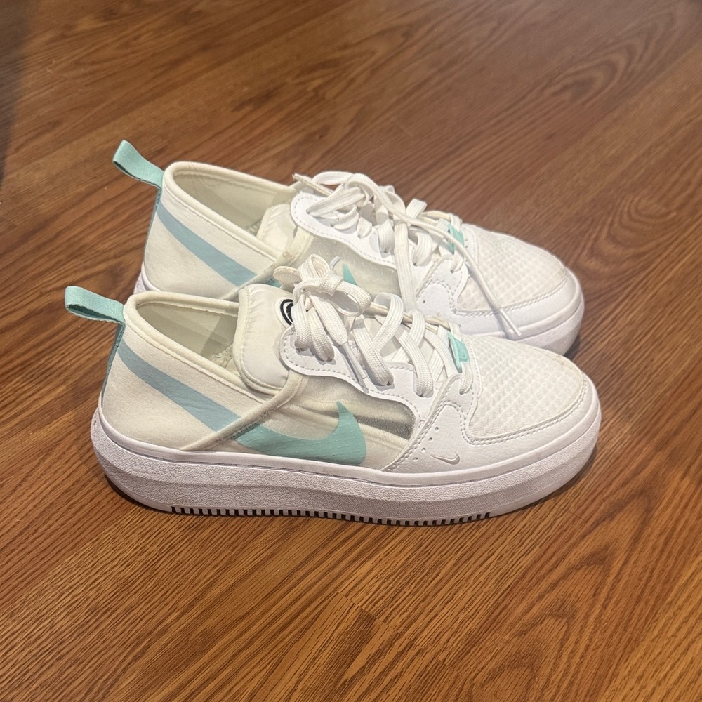 Nike Court Vision Alta